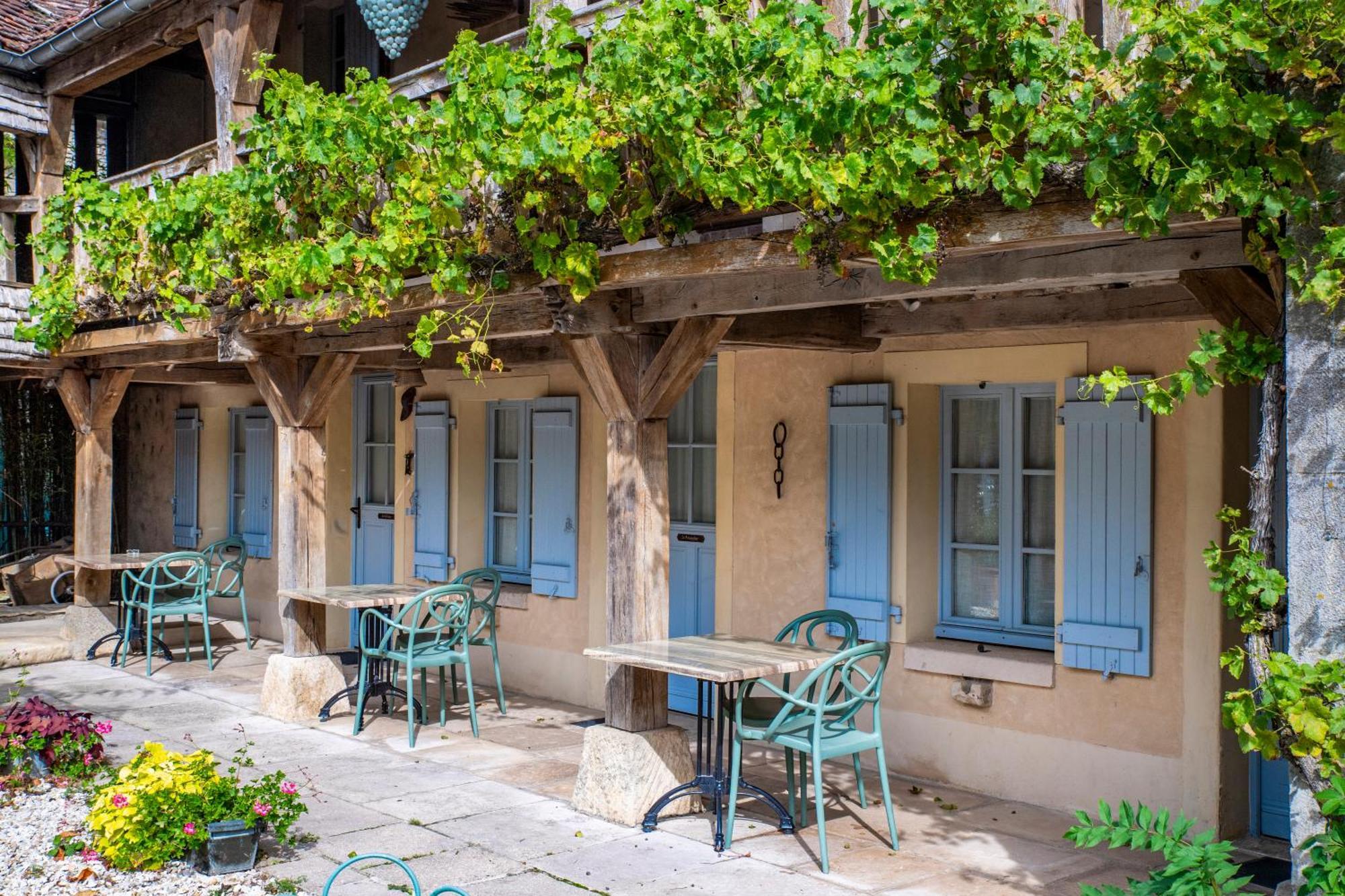 Hôtel De La Beursaudiere Nitry Exterior foto