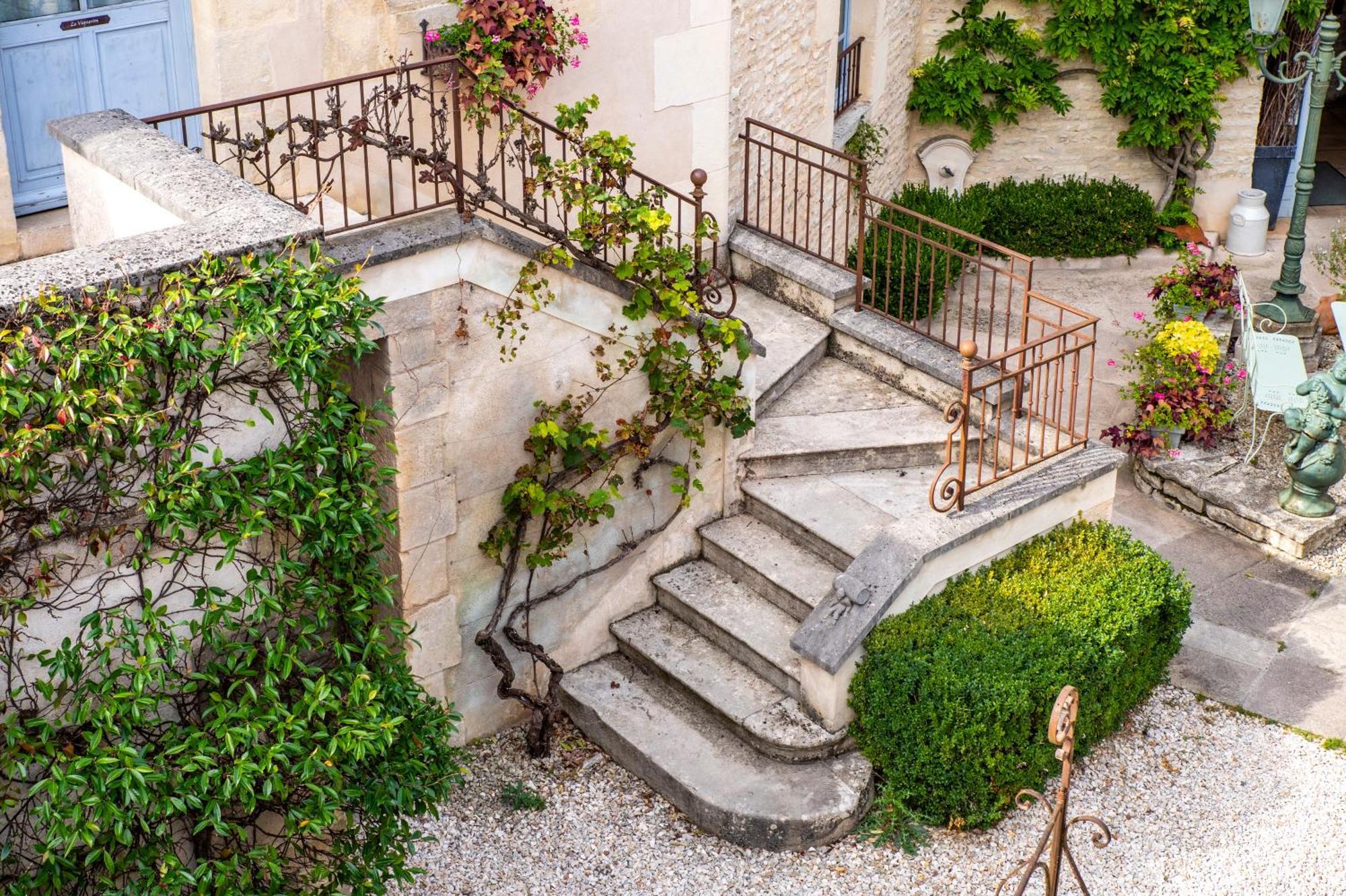 Hôtel De La Beursaudiere Nitry Exterior foto